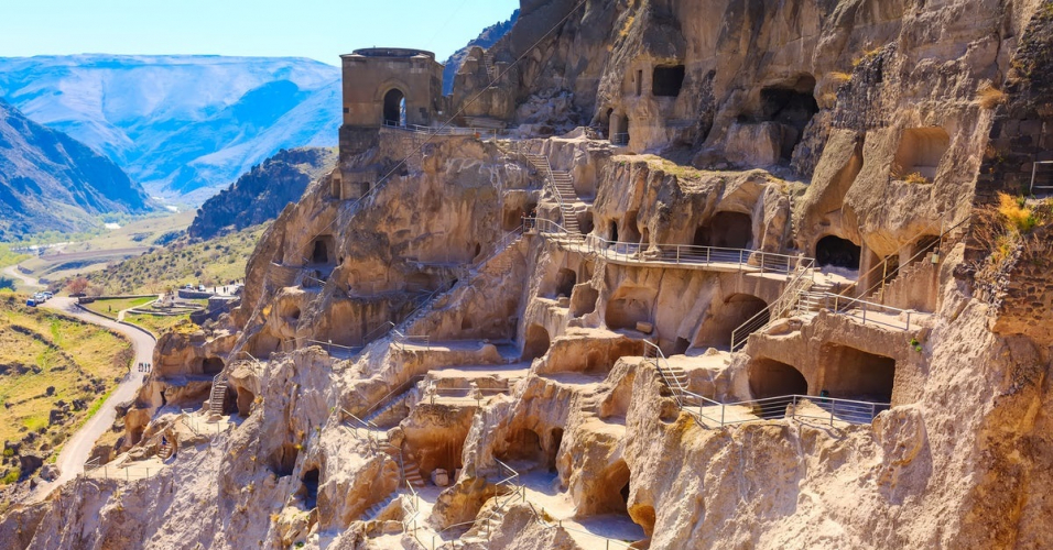 Borjomi - Vardzia - Rabati